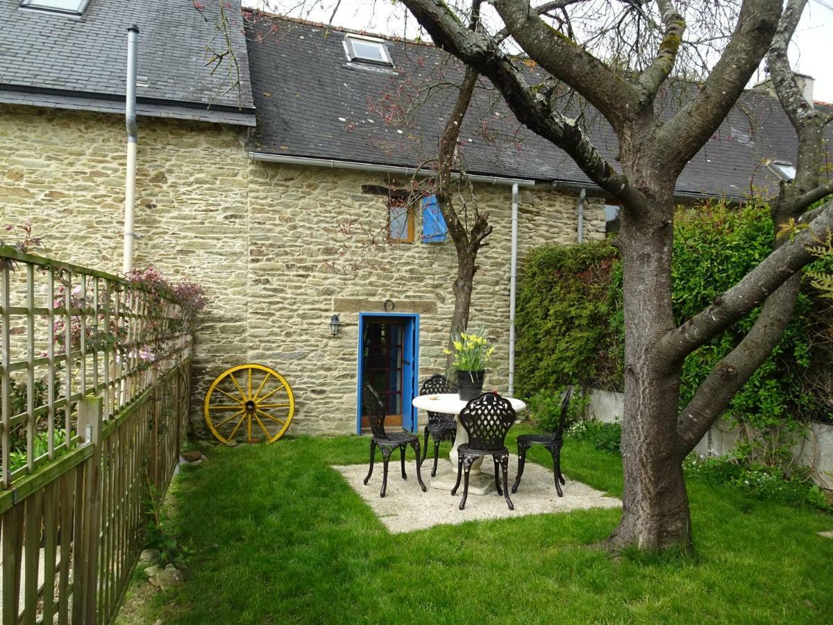 La Porcherie Vila Hellean Exterior foto